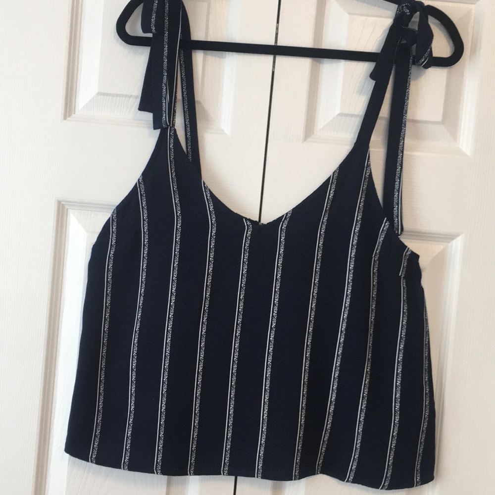 💰 3/$25 BUNDLE 💰 Super Cute Summer Top by Splendid - tie strap